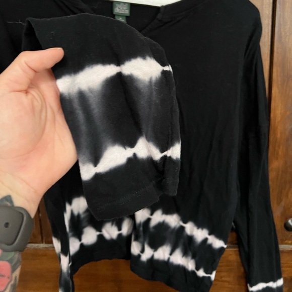 Black and white tie-dye long sleeve top - Picture 2 of 5